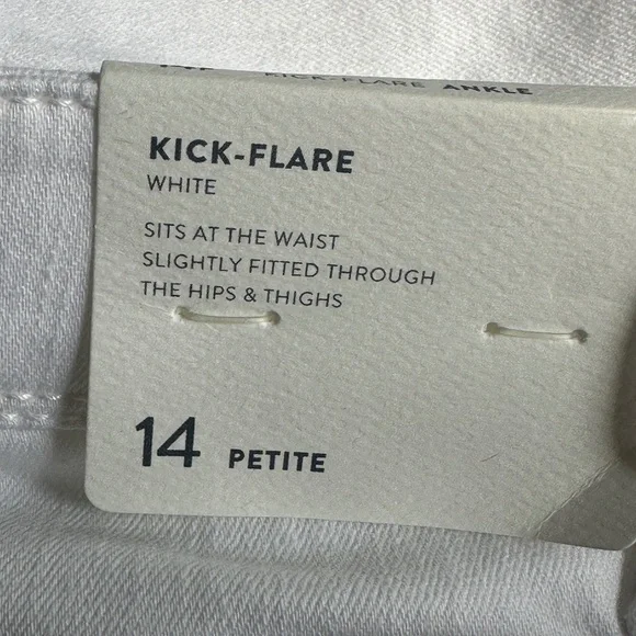 Brand New J. Jill Kick Flare White Jeans Size 14 Petite P Ankle length Raw Hem - Picture 5 of 8